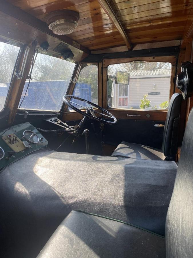 Landhuis Rare 1954 Renovated Vintage Lorry - Costal Location